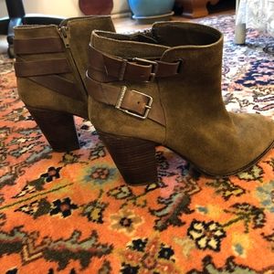 Gianni Bini green suede booties